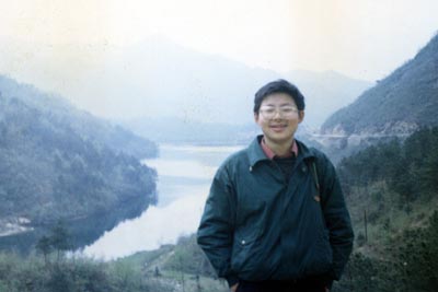 yan.jpg (19766 bytes)